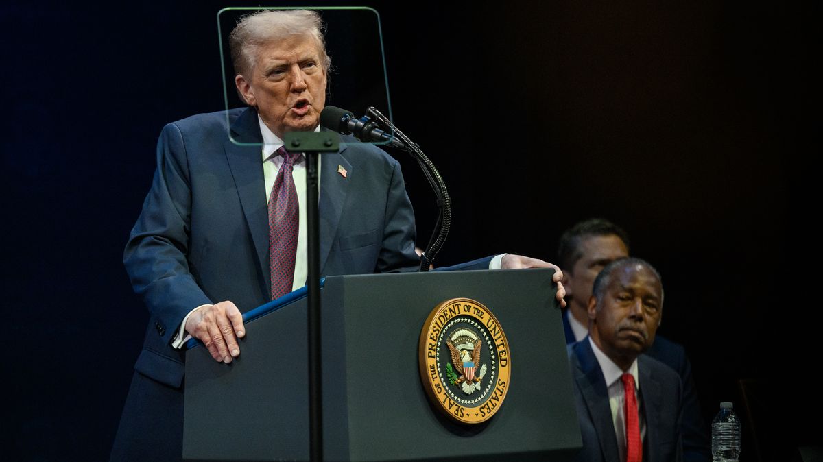 Americká armáda zničila v Karibiku ponorku pašeráků, uvedl Trump